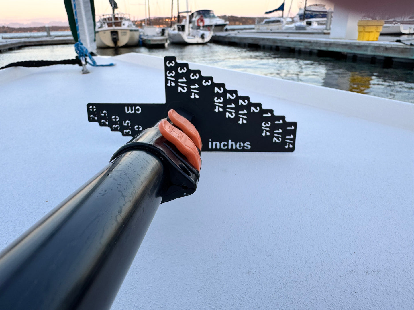 Pre-bend tool for boat hook